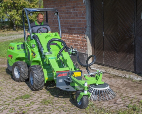 Lader elektrisch Hoflader Elektrolader