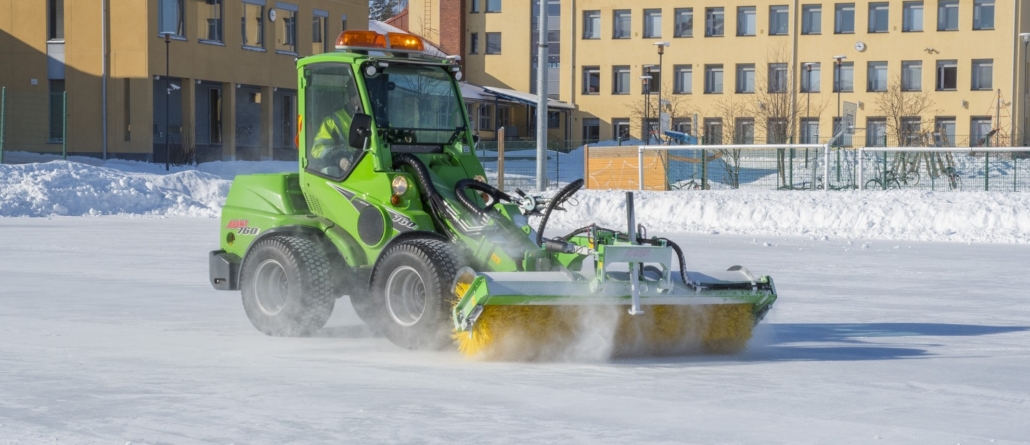 Hoflader Anbaugerät Kehrmaschine