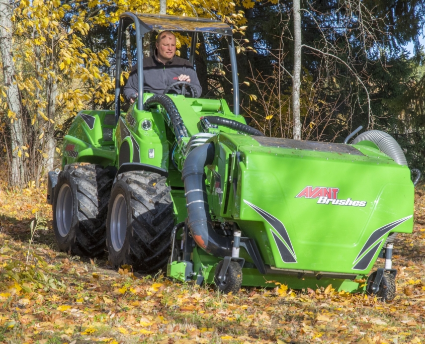 Laubkehrmaschine Laubsauger Avant Kommunalmaschinen